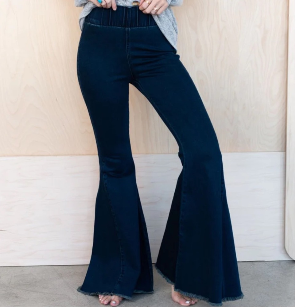 Super Flare Bell Bottom Dark Wash Pull-On Jeans Back Pockets & Raw Edge Hem (XL) - Picture 10 of 10
